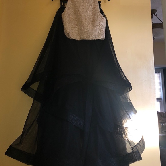 Formal Dress - Picture 3 of 6
